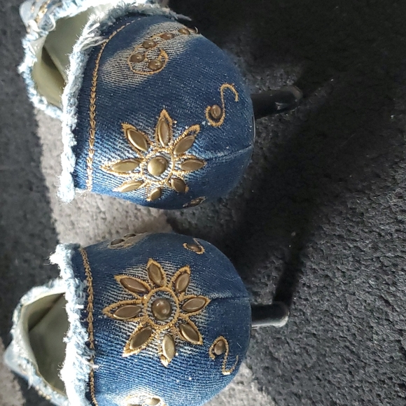 Distressed Jean Pumps - Picture 2 of 2